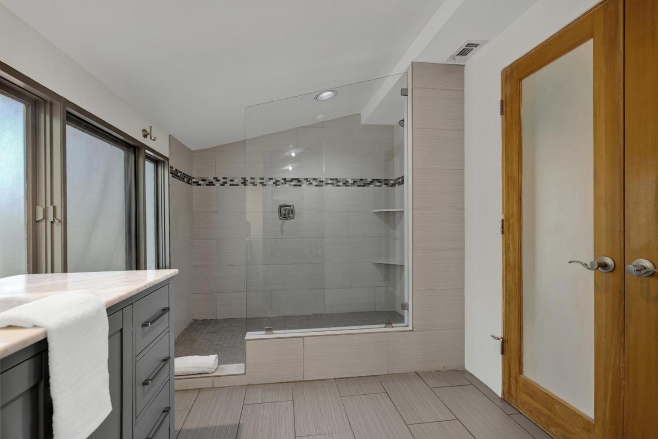 406 Lodge-A: Hot-Tub & 2 Blks To Main St فريدريكسبيرغ المظهر الخارجي الصورة