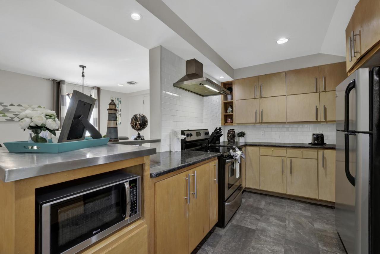 406 Lodge-A: Hot-Tub & 2 Blks To Main St فريدريكسبيرغ المظهر الخارجي الصورة